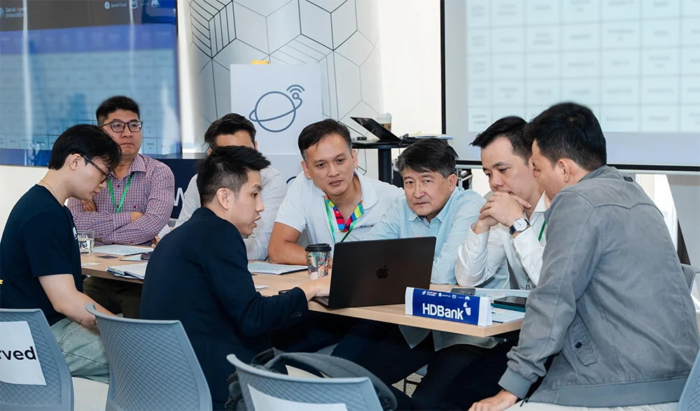 Một startup đang trình bày các giải pháp sáng tạo nhằm giải quyết những bài toán thực tế của doanh nghiệp