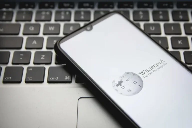 Meta tạo AI kiểm tra các trích dẫn trên Wikipedia