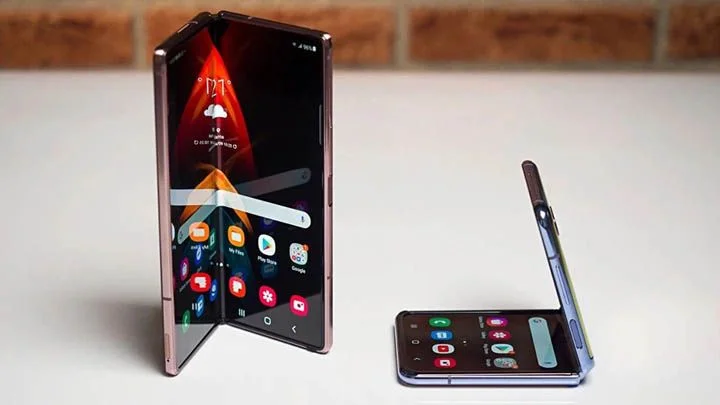 Doanh số smartphone gập của Samsung tăng 300%