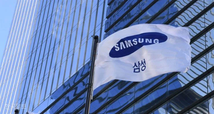 Samsung Electronics báo cáo lợi nhuận hoạt động giảm hơn 30%