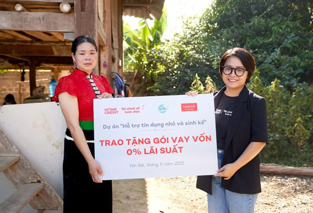 Home Credit trao gói vay vốn 0% lãi suất cho phụ nữ nghèo Yên Bái